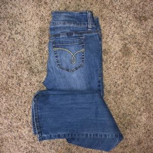 Refuge distressed jeans